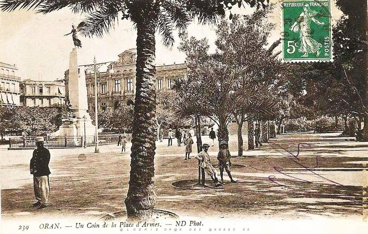 PA i- 30- Place d'armes animee.jpg